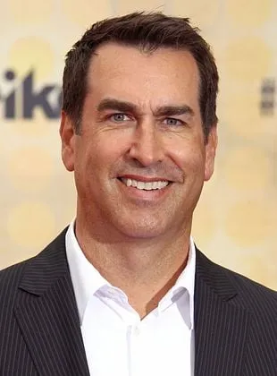 Rob Riggle - Ator, Creator/Showrunner, Produtor Executivo, 21 de abril de 1970