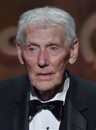 Robert Butler - Diretor, Creator/Showrunner, Produtor Executivo, 16 de novembro de 1927, 3 de novembro de 2023