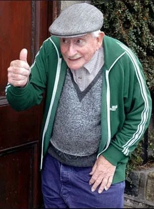 Robert Fyfe - Ator, 19 de junho de 1925, 22 de setembro de 2021