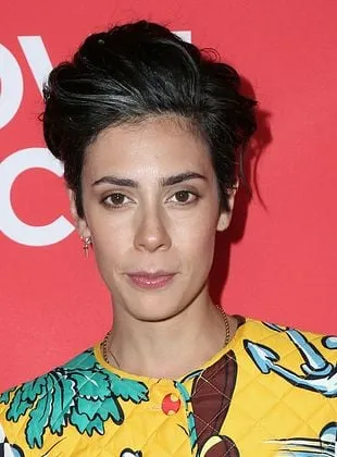 Roberta Colindrez - Atriz, 1 de maio de 1986