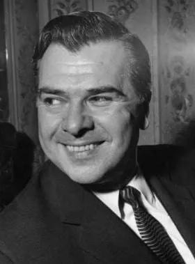 Roger Dann - 16 de maio de 1911, 9 de fevereiro de 2000