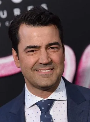 Ron Livingston - Ator, Coprodutor, 5 de junho de 1968