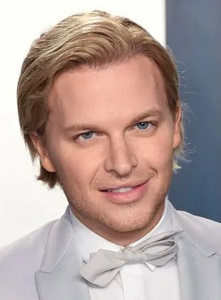 Ronan Farrow - 19 de dezembro de 1987
