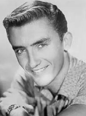 Ronnie Burns - Ator, 9 de julho de 1935, 14 de novembro de 2007