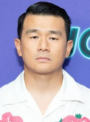 Ronny Chieng - Ator, 21 de novembro de 1985