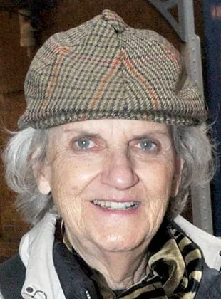 Rosalind Knight - Atriz, 3 de dezembro de 1933, 19 de dezembro de 2020