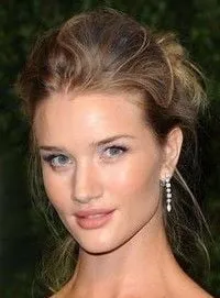 Rosie Huntington-Whiteley - 18 de abril de 1987