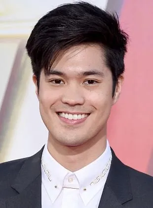 Ross Butler - Ator, Produtor de set, 17 de maio de 1990