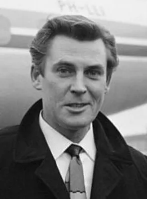 Russ Conway - Ator, 25 de abril de 1913, 12 de janeiro de 2009