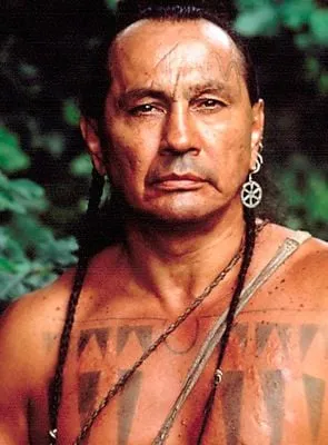 Russell Means - Ator, 10 de novembro de 1939, 22 de outubro de 2012