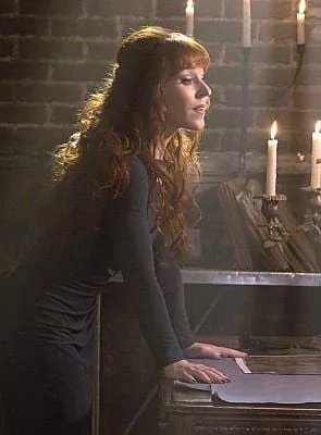 Ruth Connell - Atriz, 20 de abril de 1979