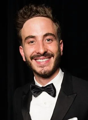 Ryan Corr - Ator, 15 de janeiro de 1989