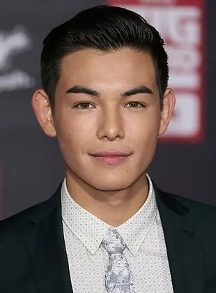 Ryan Potter - Ator, 12 de setembro de 1995