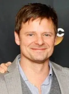 Ryan Slater - Ator, 19 de abril de 1983