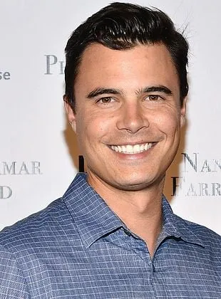 Ryan Sypek - 6 de agosto de 1982