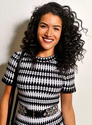 Sabrina Ouazani - Atriz, 6 de dezembro de 1988