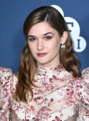 Sai Bennett - Atriz, 30 de maio de 1990