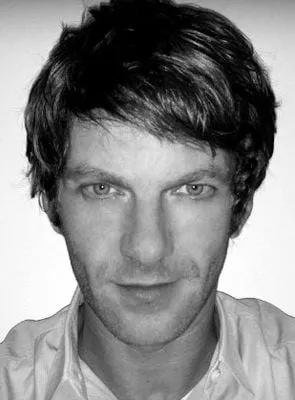 Sam Hazeldine - Ator, 29 de março de 1972