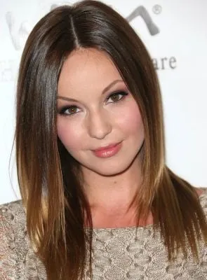 Samantha Droke - Atriz, 8 de novembro de 1987