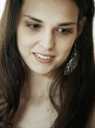 Sara Serraiocco - Atriz, 13 de agosto de 1990