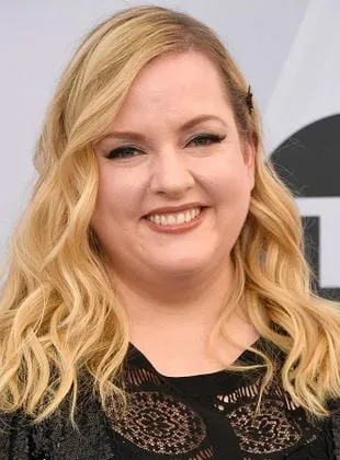 Sarah Baker - Atriz, 9 de outubro de 1990