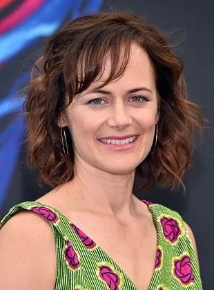 Sarah Clarke - Atriz, 16 de fevereiro de 1972