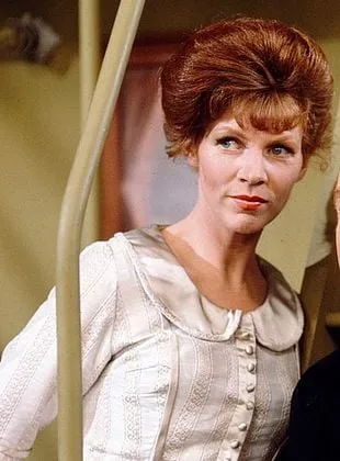 Sarah Lawson - Atriz, Coordenador de pós-produção, Produtora, 6 de agosto de 1928