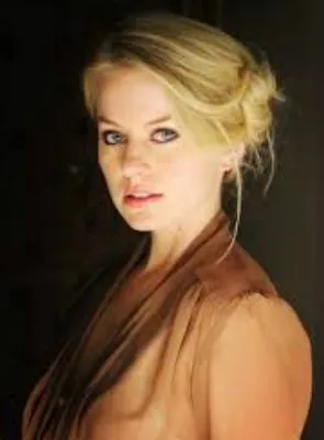 Sarah Minnich - Atriz, 17 de outubro de 1987