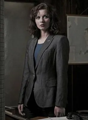 Sarah Smart - Atriz, 3 de março de 1977