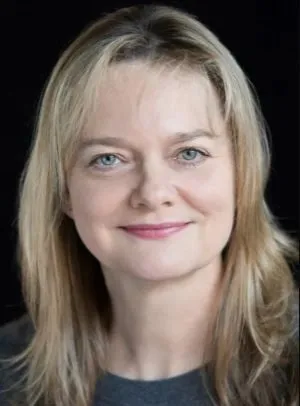 Sarah Woodward - Atriz, 3 de abril de 1963