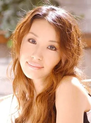 Sarina Suzuki - 13 de julho de 1977