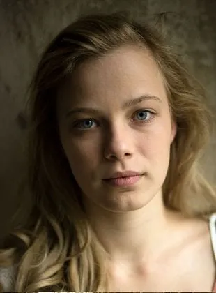 Saskia Rosendahl - Atriz, 9 de julho de 1993