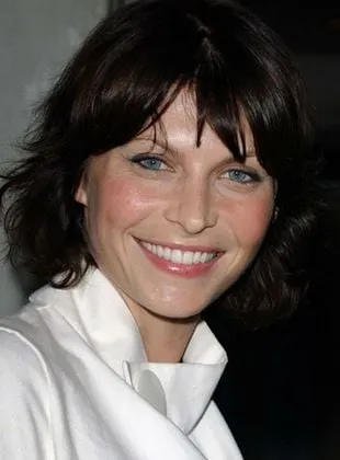 Scarlett Chorvat - Atriz, 25 de agosto de 1972