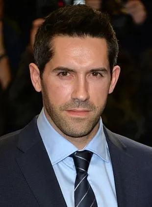 Scott Adkins - Ator, Produtor Executivo, Produtor, 17 de junho de 1976