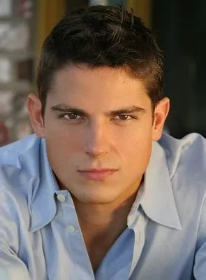Sean Faris - Ator, Produtor Executivo, 25 de março de 1982