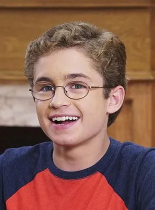 Sean Giambrone - Ator, 30 de maio de 1999