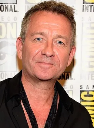 Sean Pertwee - Ator, 4 de junho de 1964