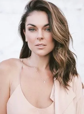 Serinda Swan - Atriz, 11 de julho de 1984