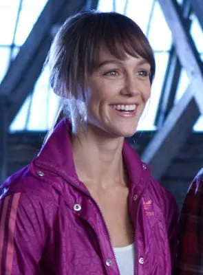 Sharni Vinson - Atriz, 22 de julho de 1983