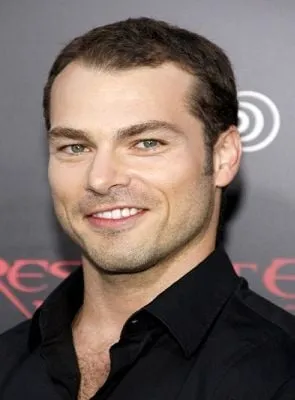 Shawn Roberts - Ator, Produtor Executivo, 2 de abril de 1984