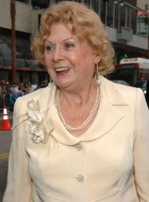 Sheila Allen - Atriz, Assistente do coordenador de produção, Produtor de set, 2 de fevereiro de 1929, 15 de novembro de 2013