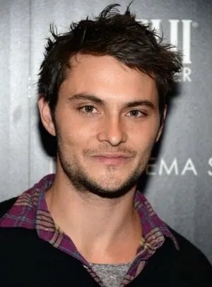 Shiloh Fernandez - Ator, Produtor, Roteirista, 26 de fevereiro de 1985