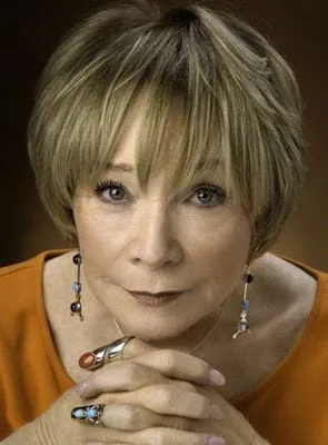 Shirley MacLaine - Atriz, 24 de abril de 1934
