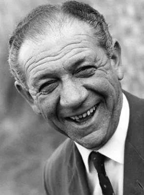 Sid James - Ator, 8 de maio de 1913, 26 de abril de 1976