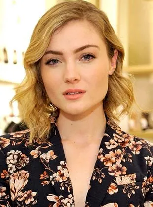 Skyler Samuels - Atriz, 14 de abril de 1994