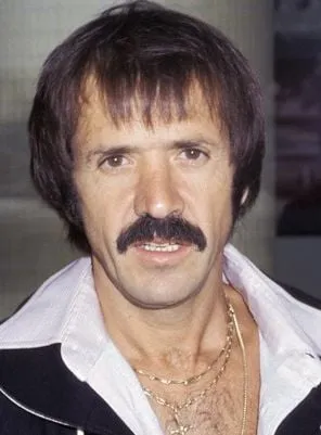 Sonny Bono - Ator, Compositor, 16 de fevereiro de 1935, 5 de janeiro de 1998