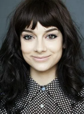 Sophie Desmarais - Atriz, 24 de julho de 1986