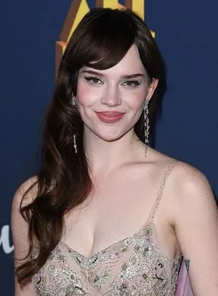 Sophie Thatcher - Atriz, 18 de outubro de 2000