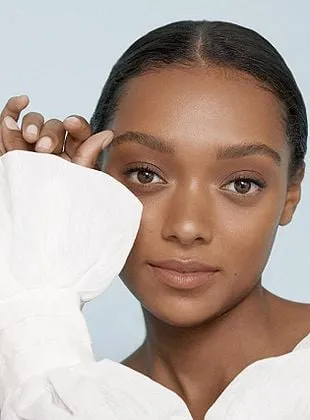 Sophie Wilde - Atriz, 22 de fevereiro de 1998