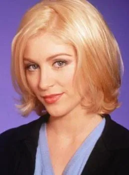 Staci Keanan - Atriz, 6 de junho de 1975